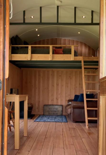 Shepherds Hut In A Private Meadow With Sea Views 하틀랜드 외부 사진